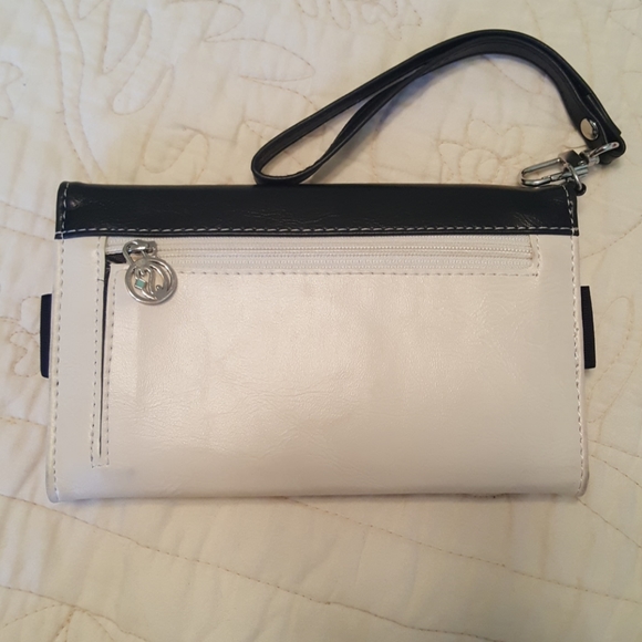 Wristlet - Picture 2 of 3